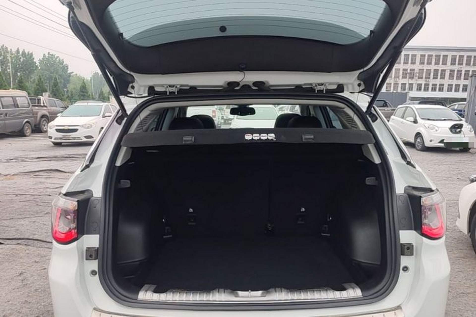 Used Jeep Compass 2017 200T Automatic Family Edition Trunk