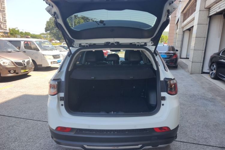 Used Jeep Compass 2017 200T Automatic Family Edition Trunk