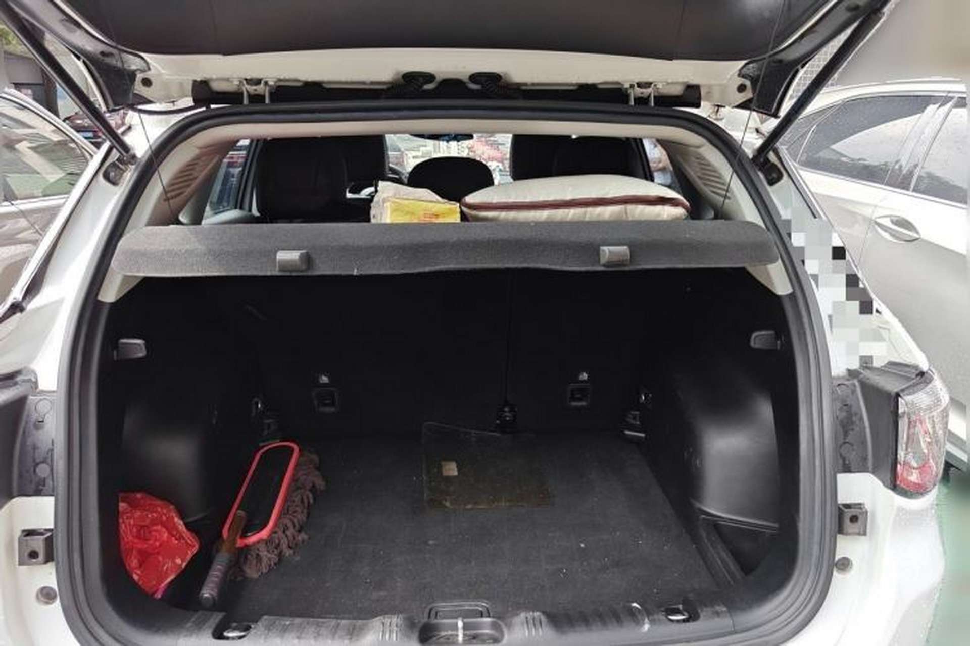Used Jeep Compass 2017 200T Automatic Family Edition Trunk