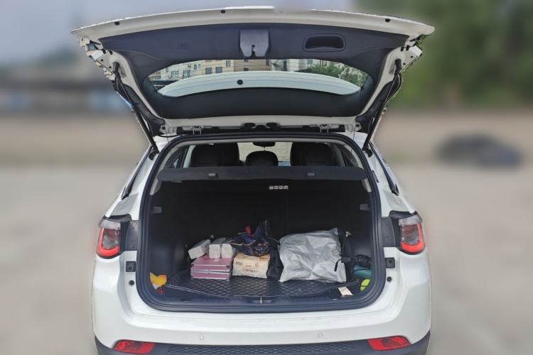 Used Jeep Compass 2017 200T Automatic Family Edition Trunk