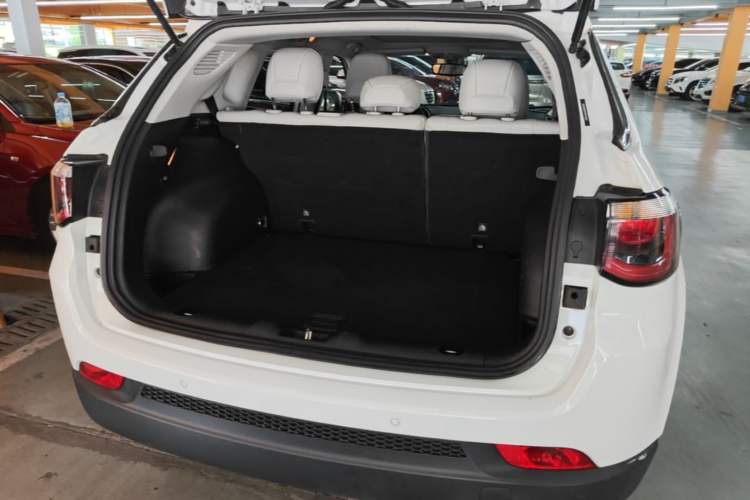 Used Jeep Compass 2017 200T Automatic Family Edition Trunk