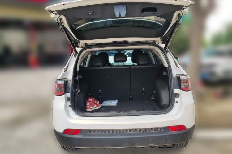 Used Jeep Compass 2017 200T Automatic Family Edition Trunk