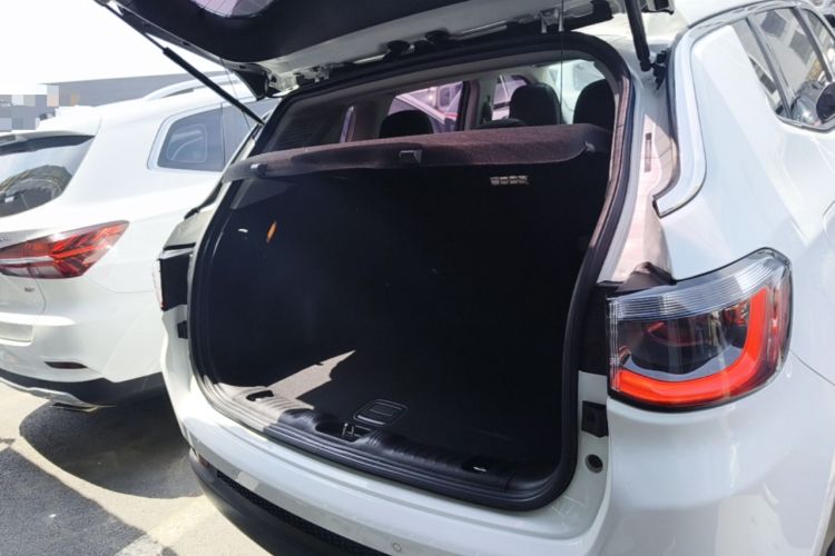Used Jeep Compass 2017 200T Automatic Family Edition Trunk