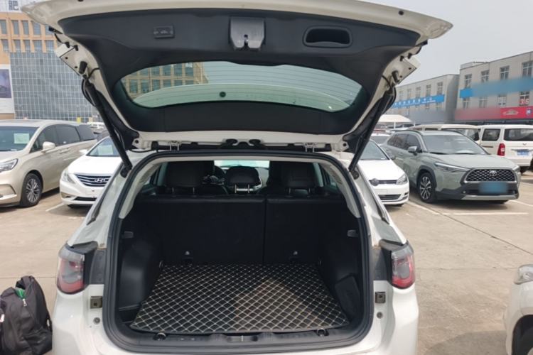 Used Jeep Compass 2017 200T Automatic Family Edition Trunk