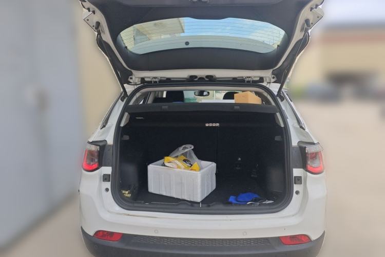 Used Jeep Compass 2017 200T Automatic Family Edition Trunk