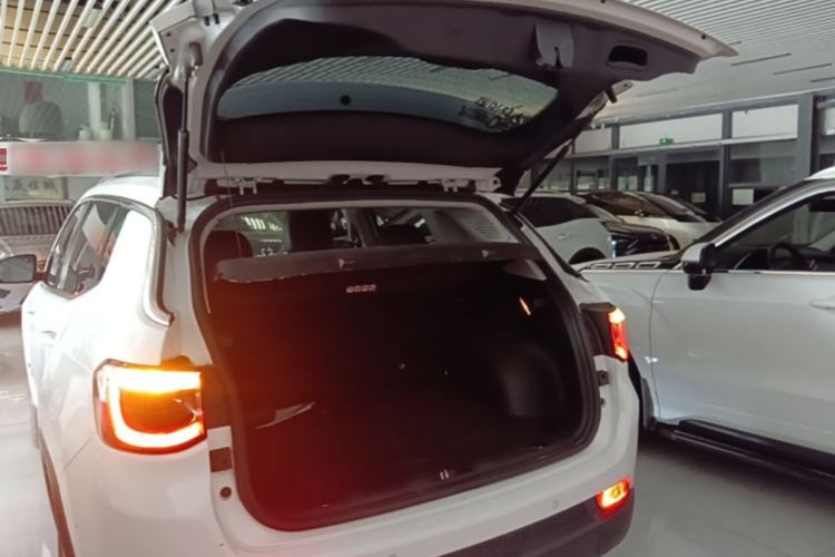 Used Jeep Compass 2017 200T Automatic Family Edition Trunk