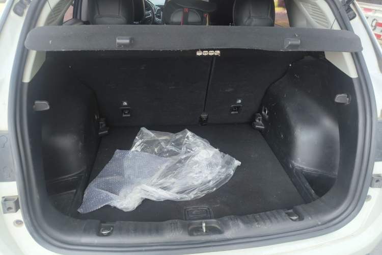 Used Jeep Compass 2017 200T Automatic Family Edition Trunk