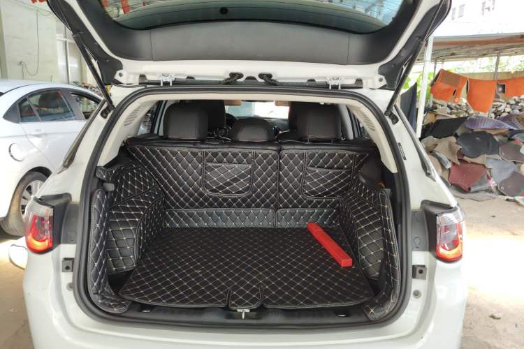 Used Jeep Compass 2017 200T Automatic Comfort Edition Trunk