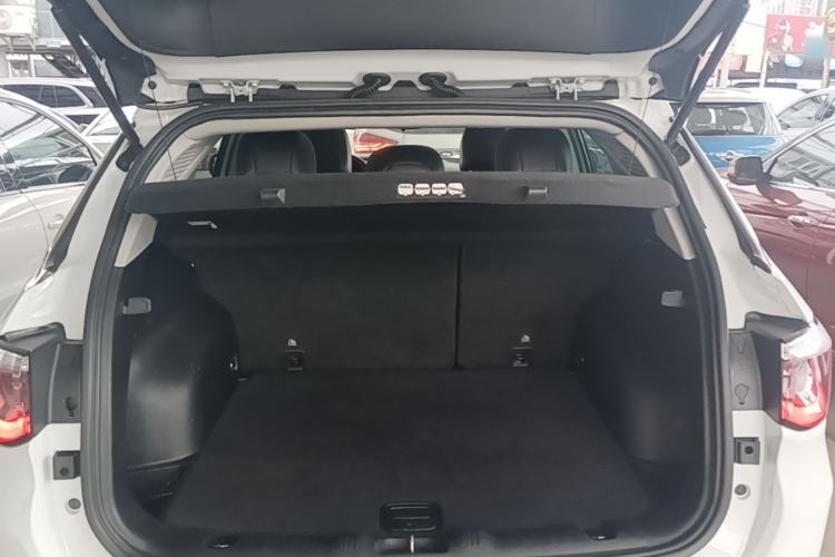 Used Jeep Compass 2017 200T Automatic Family Edition Trunk