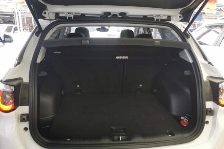 Used Jeep Compass 2017 200T Automatic Family Edition Trunk