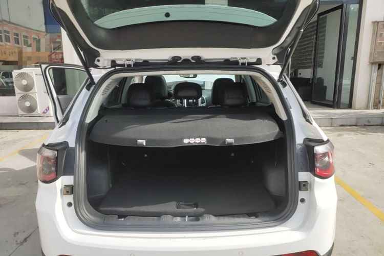 Used Jeep Compass 2017 200T Automatic Family Edition Trunk
