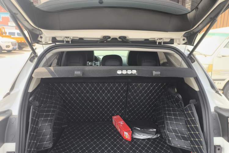 Used Jeep Compass 2017 200T Automatic Family Edition Trunk