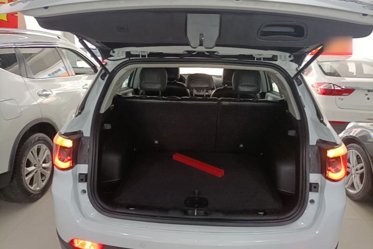 Used Jeep Compass 2017 200T Automatic Family Edition Trunk
