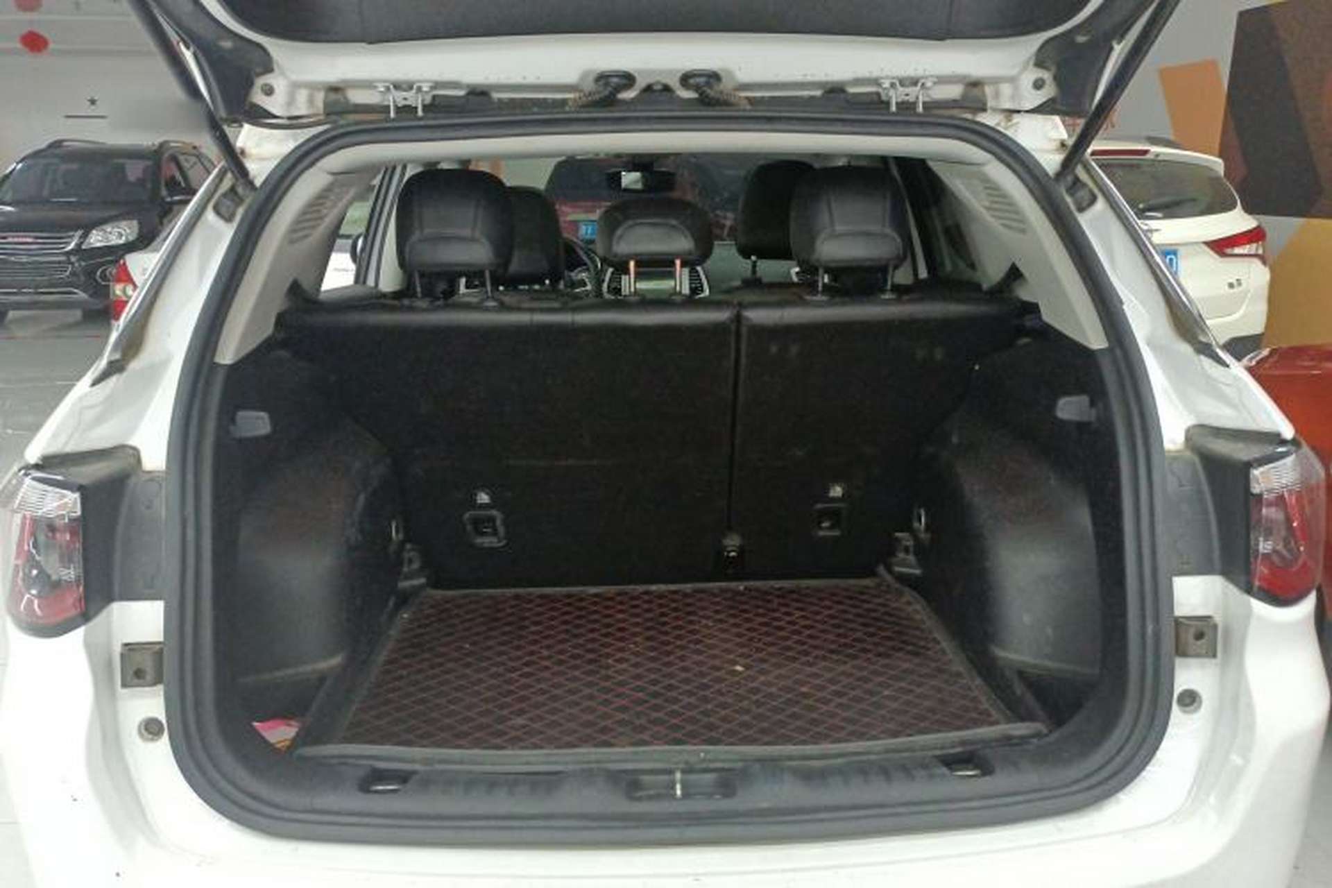 Used Jeep Compass 2017 200T Automatic Family Edition Trunk
