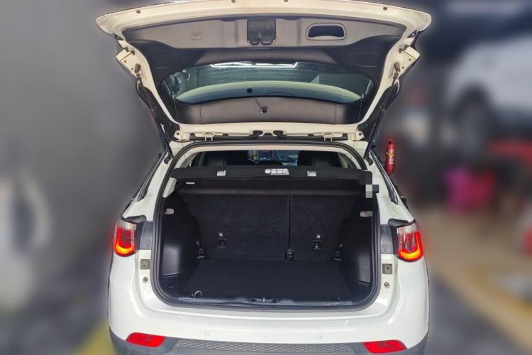 Used Jeep Compass 2017 200T Automatic Family Edition Trunk