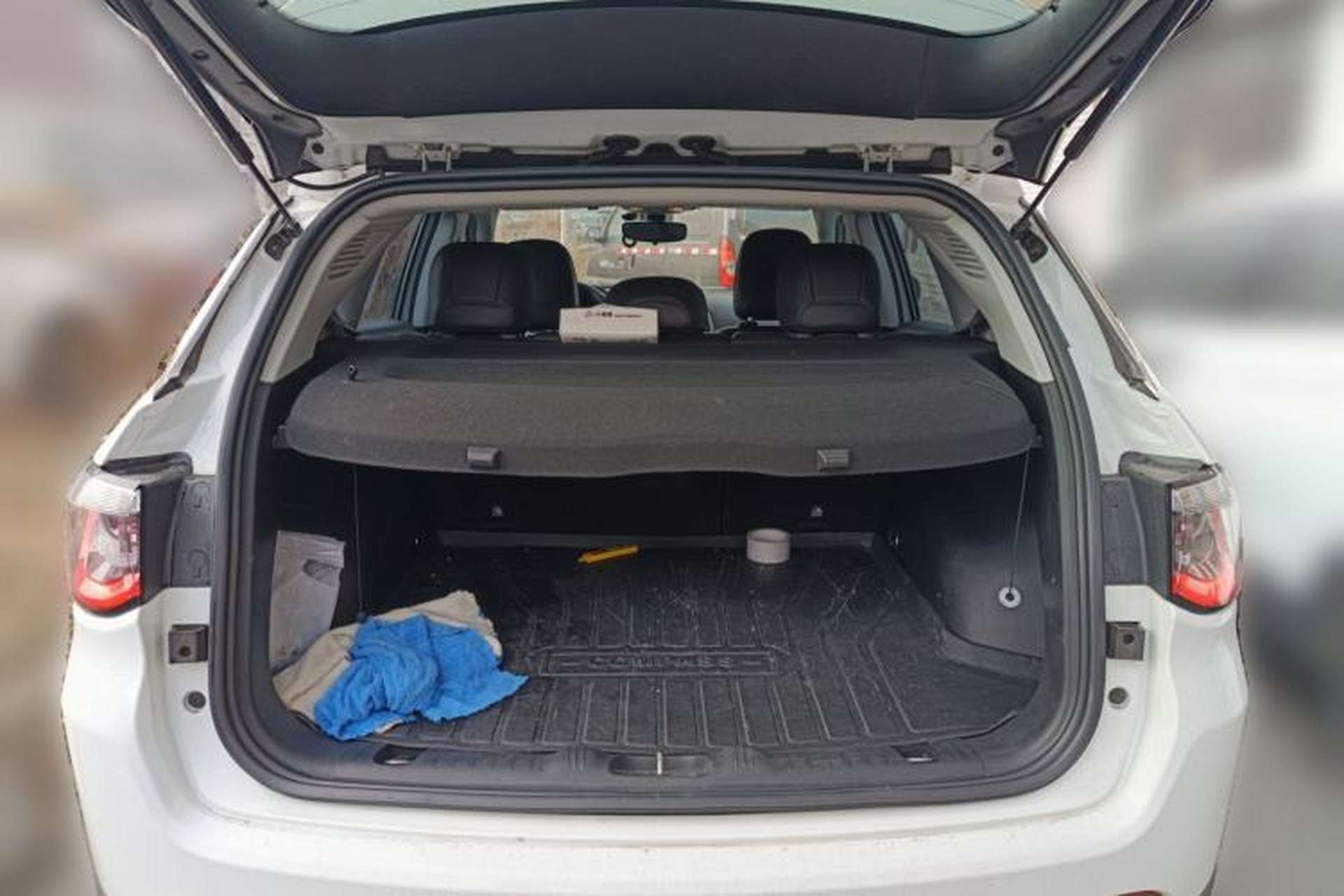 Used Jeep Compass 2017 200T Automatic Family Edition Trunk