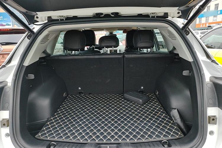 Used Jeep Compass 2017 200T Automatic Family Edition Trunk