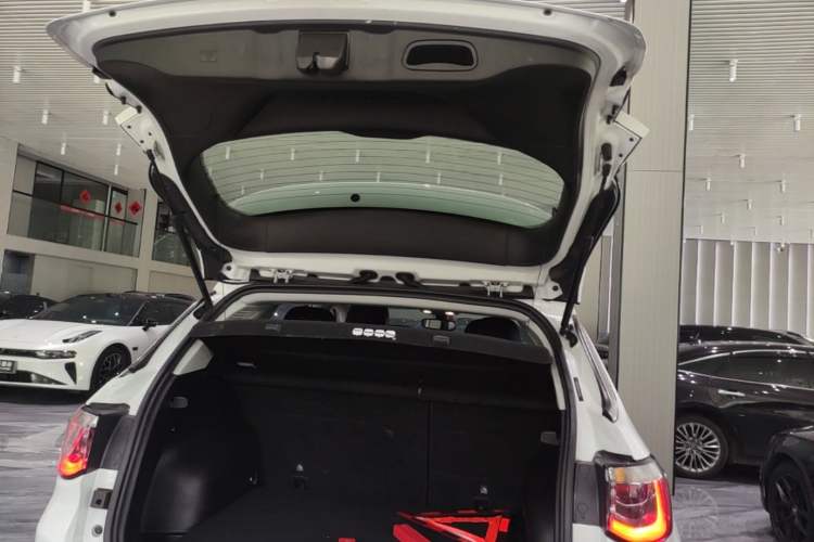 Used Jeep Compass 2017 200T Automatic Family Edition Trunk