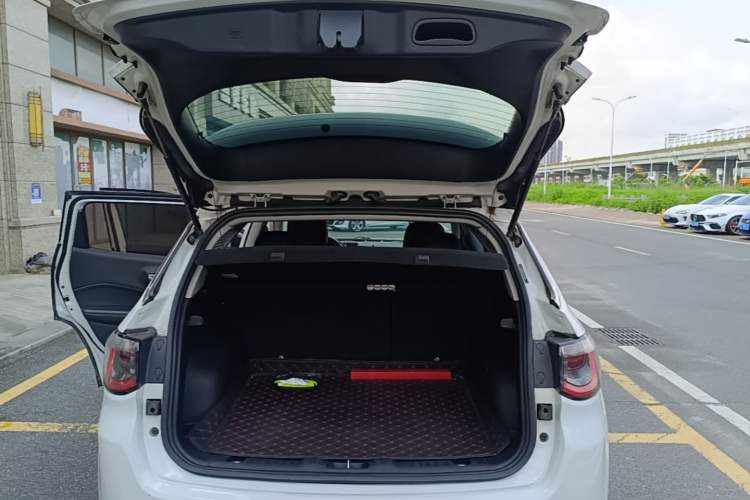Used Jeep Compass 2017 200T Automatic Enjoyment Version Trunk