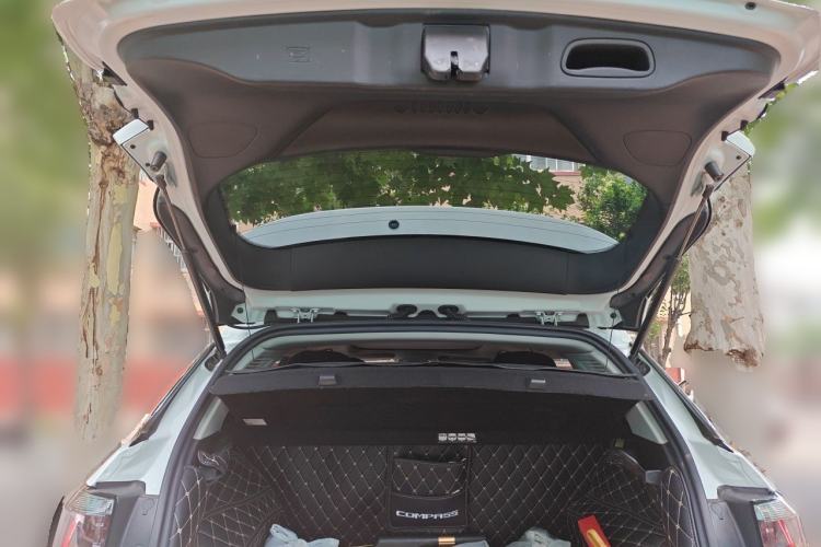 Used Jeep Compass 2017 200T Automatic Family Edition Trunk