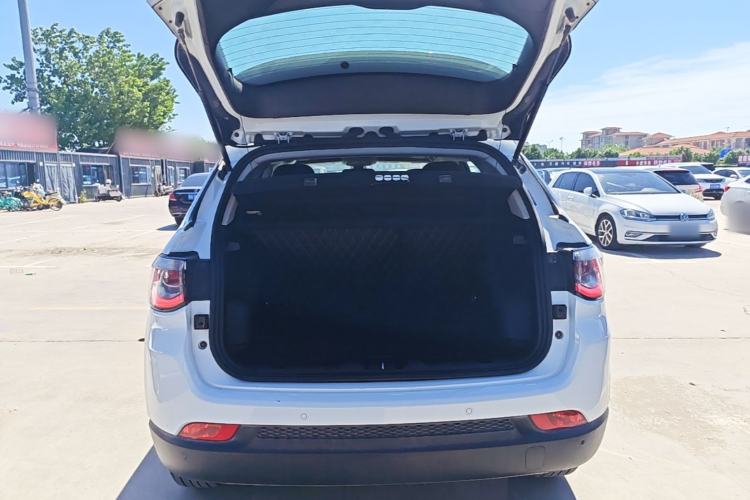 Used Jeep Compass 2017 200T Automatic Family Edition Trunk