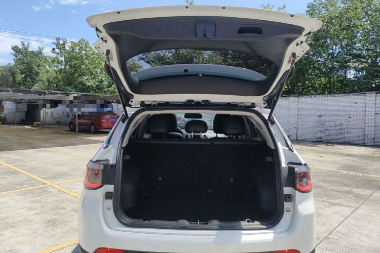 Used Jeep Compass 2017 200T Automatic Family Edition Trunk