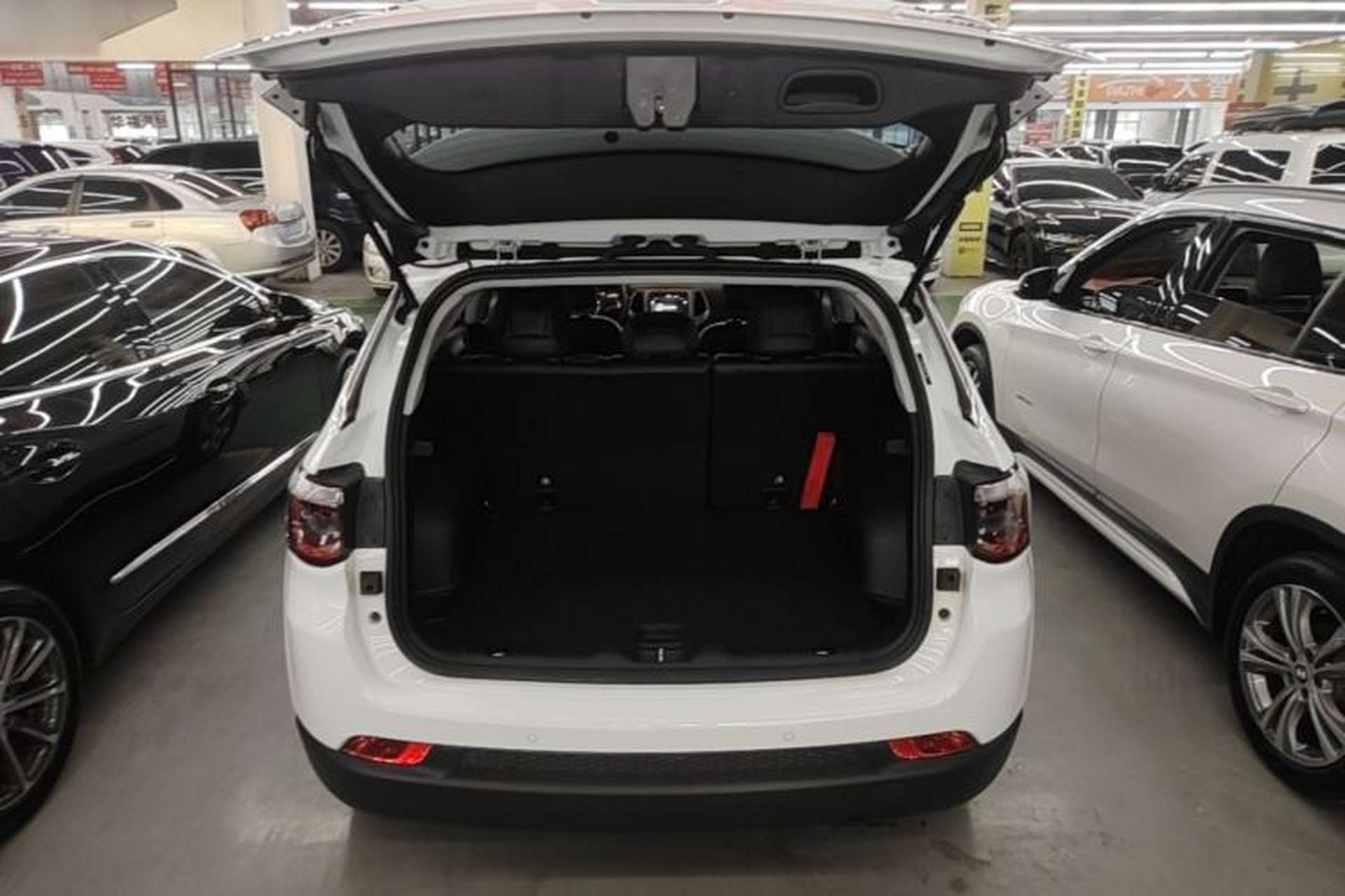 Used Jeep Compass 2017 200T Automatic Family Edition Trunk