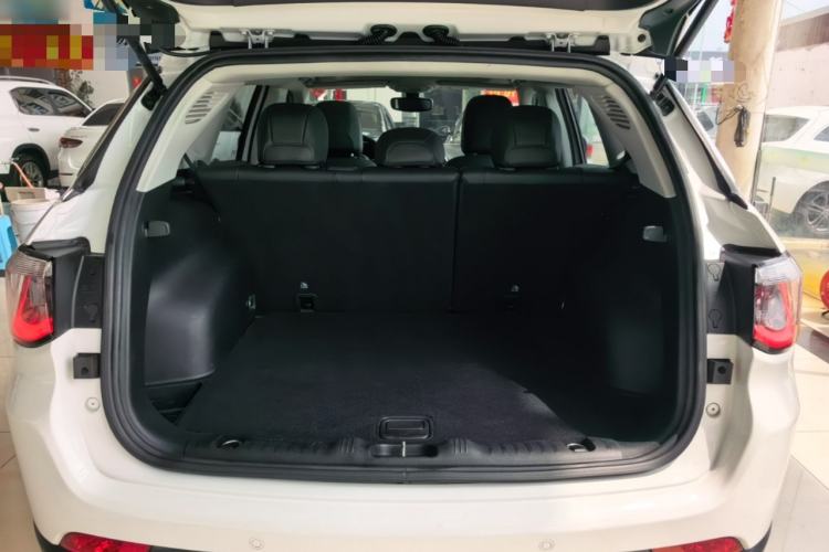 Used Jeep Compass 2017 200T Automatic Family Edition Trunk