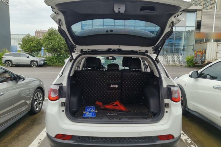 Used Jeep Compass 2017 200T Automatic Family Edition Trunk