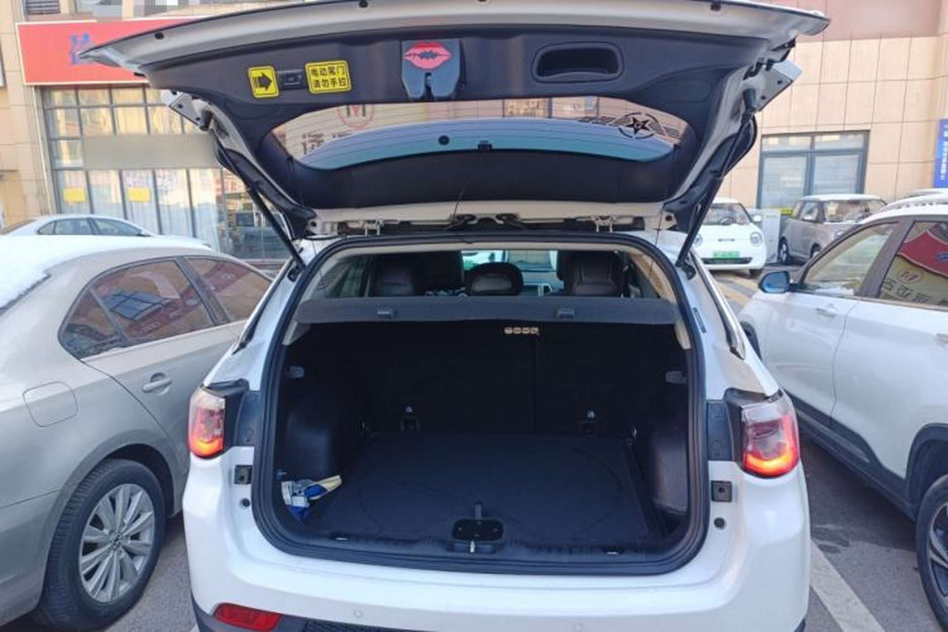 Used Jeep Compass 2017 200T Automatic Family Edition Trunk