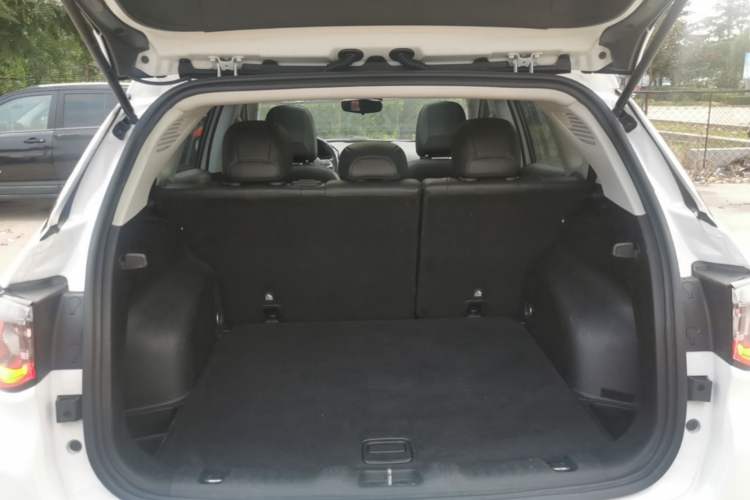 Used Jeep Compass 2017 200T Automatic Family Edition Trunk