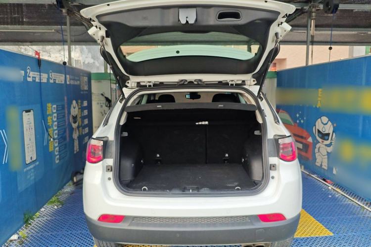 Used Jeep Compass 2017 200T Automatic Family Edition Trunk