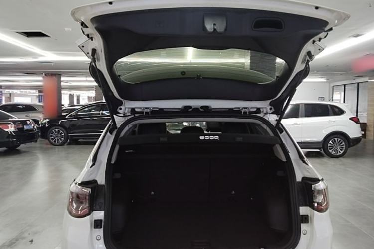 Used Jeep Compass 2017 200T Automatic Family Edition Trunk