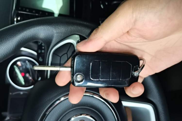 Used Jeep Compass 2017 200T Automatic Enjoyment Version Vehicle Key