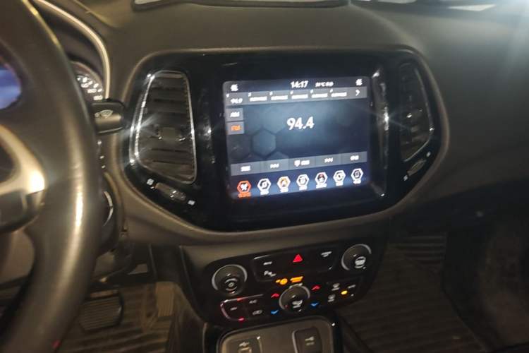 Used Jeep Compass 2019 220T Automatic Family Edition Audio And AC Panel