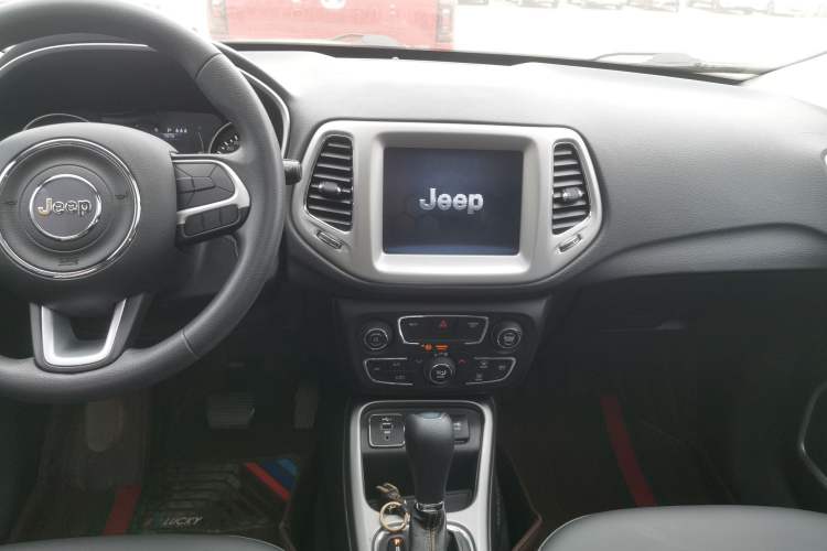 Used Jeep Compass 2019 220T Automatic Enjoyment Version Audio And AC Panel