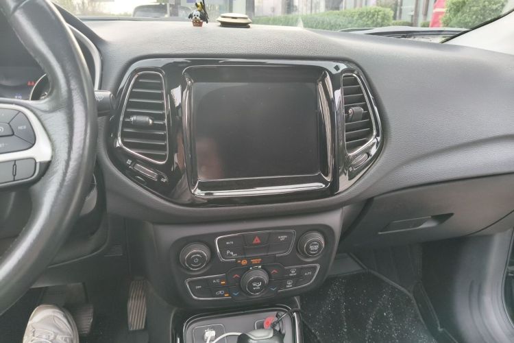 Used Jeep Compass 2019 220T Automatic Family Edition Audio And AC Panel