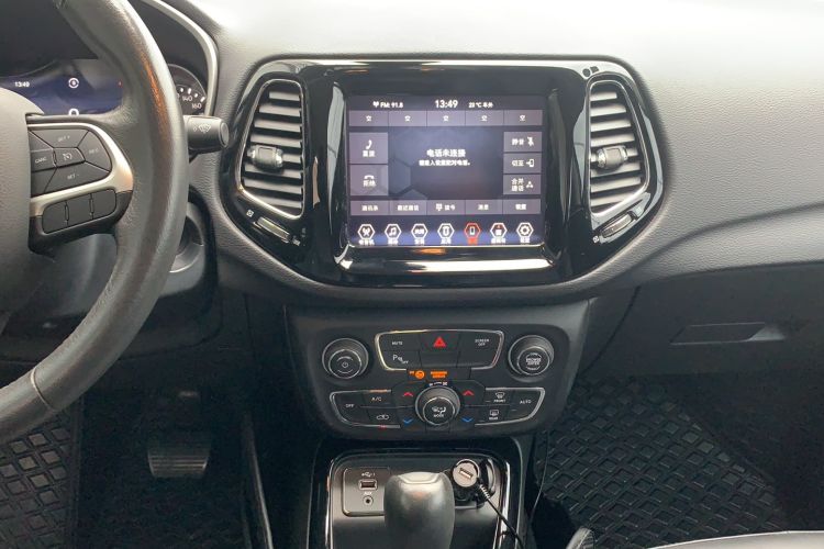 Used Jeep Compass 2019 220T Automatic Family Edition Audio And AC Panel