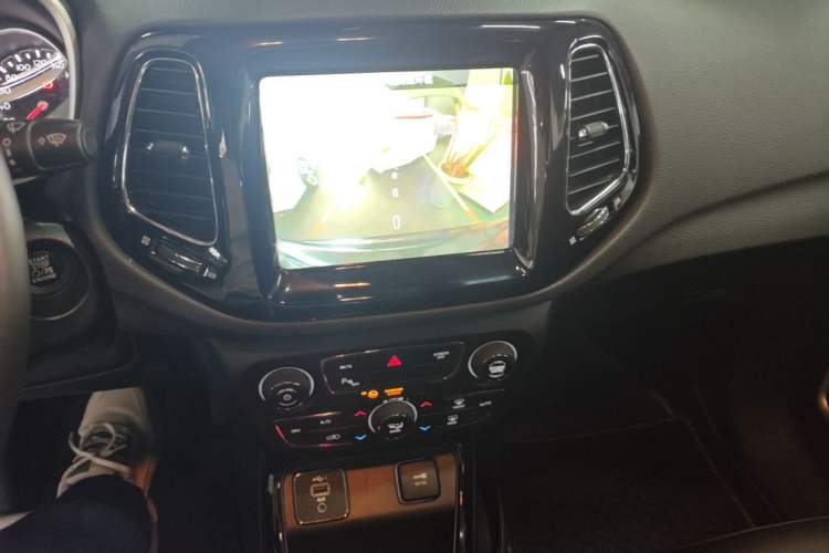 Used Jeep Compass 2019 220T Automatic Family Edition Audio And AC Panel