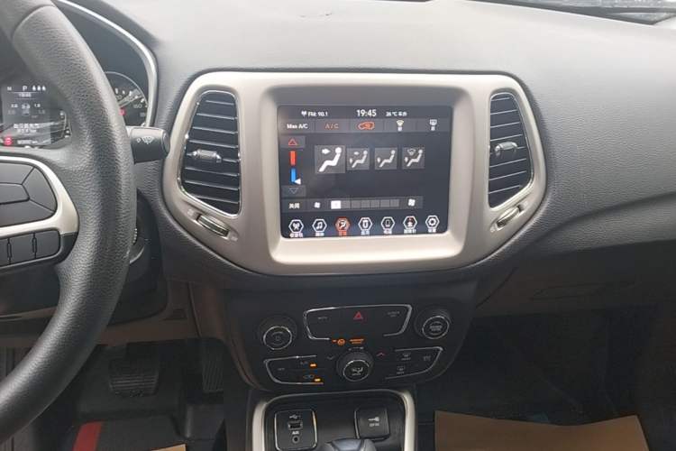 Used Jeep Compass 2019 220T Automatic Enjoyment Version Audio And AC Panel