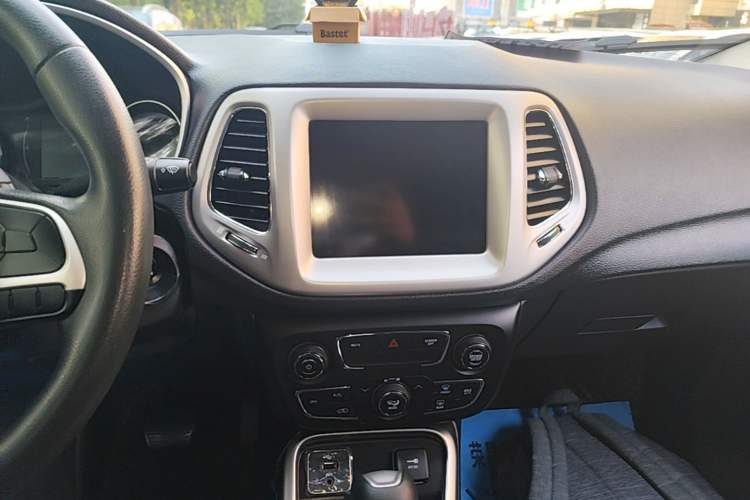 Used Jeep Compass 2019 220T Automatic Enjoyment Version Audio And AC Panel