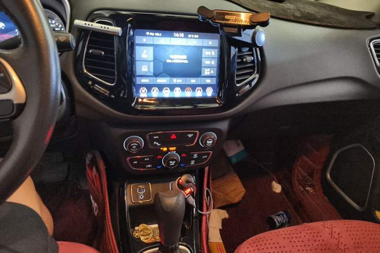 Used Jeep Compass 2019 220T Automatic Family Edition Audio And AC Panel
