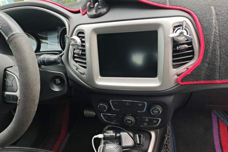 Used Jeep Compass 2019 220T Automatic Enjoyment Version Audio And AC Panel