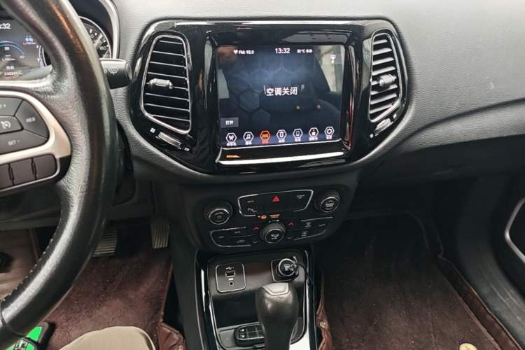 Used Jeep Compass 2019 220T Automatic Family Edition Audio And AC Panel