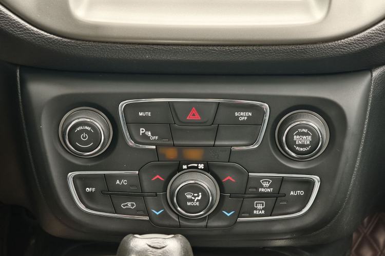 Used Jeep Compass 2019 200T Automatic Family Enjoyment Four-Wheel Drive - Connected Large Screen Version Audio And AC Panel