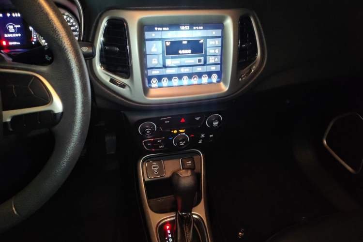 Used Jeep Compass 2019 220T Automatic Enjoyment Version Audio And AC Panel