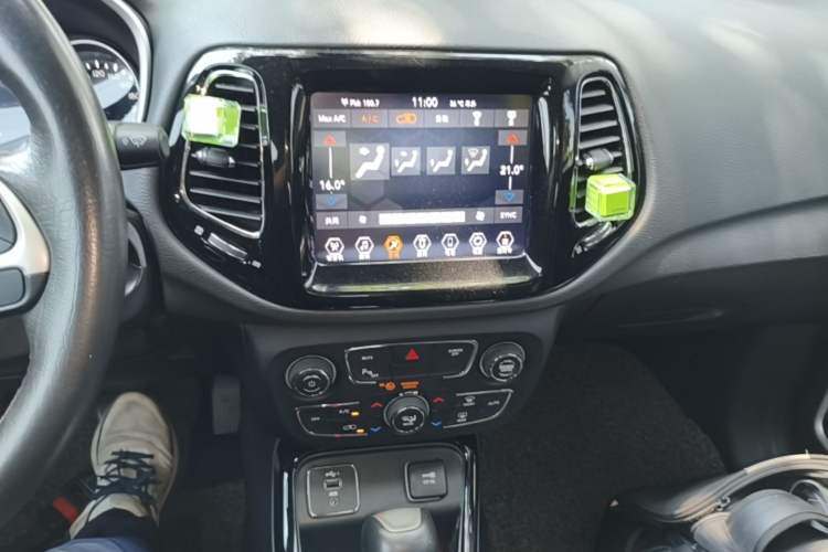 Used Jeep Compass 2019 220T Automatic Family Edition Audio And AC Panel