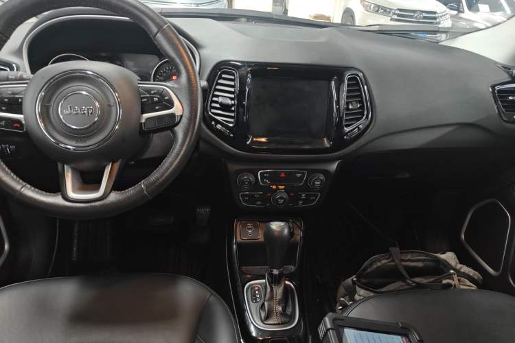 Used Jeep Compass 2019 220T Automatic Family Edition Audio And AC Panel