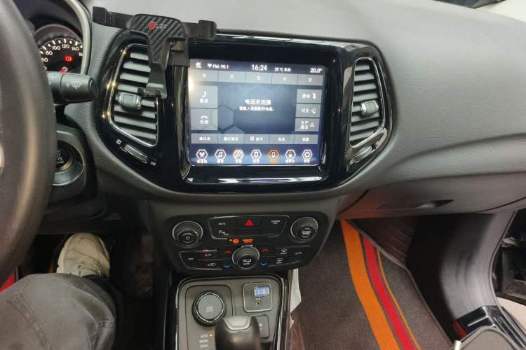 Used Jeep Compass 2019 220T Automatic Family Enjoyment Four-Wheel Drive Edition Audio And AC Panel