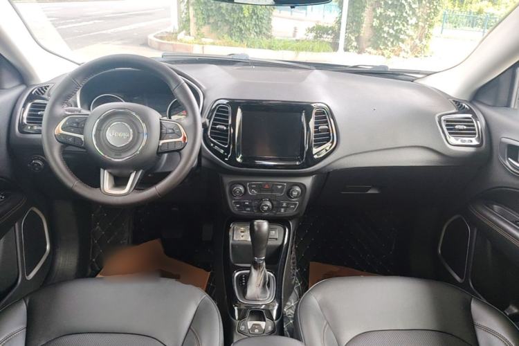 Used Jeep Compass 2019 220T Automatic Family Edition Center Console
